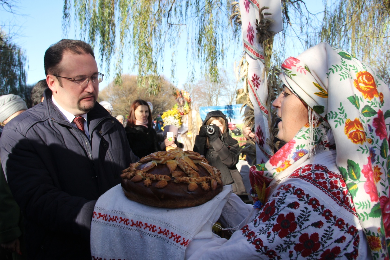 В аг. Красная Слобода чествовали лучших работников сельского хозяйства и  АПК Солигорщины. — ГУ 