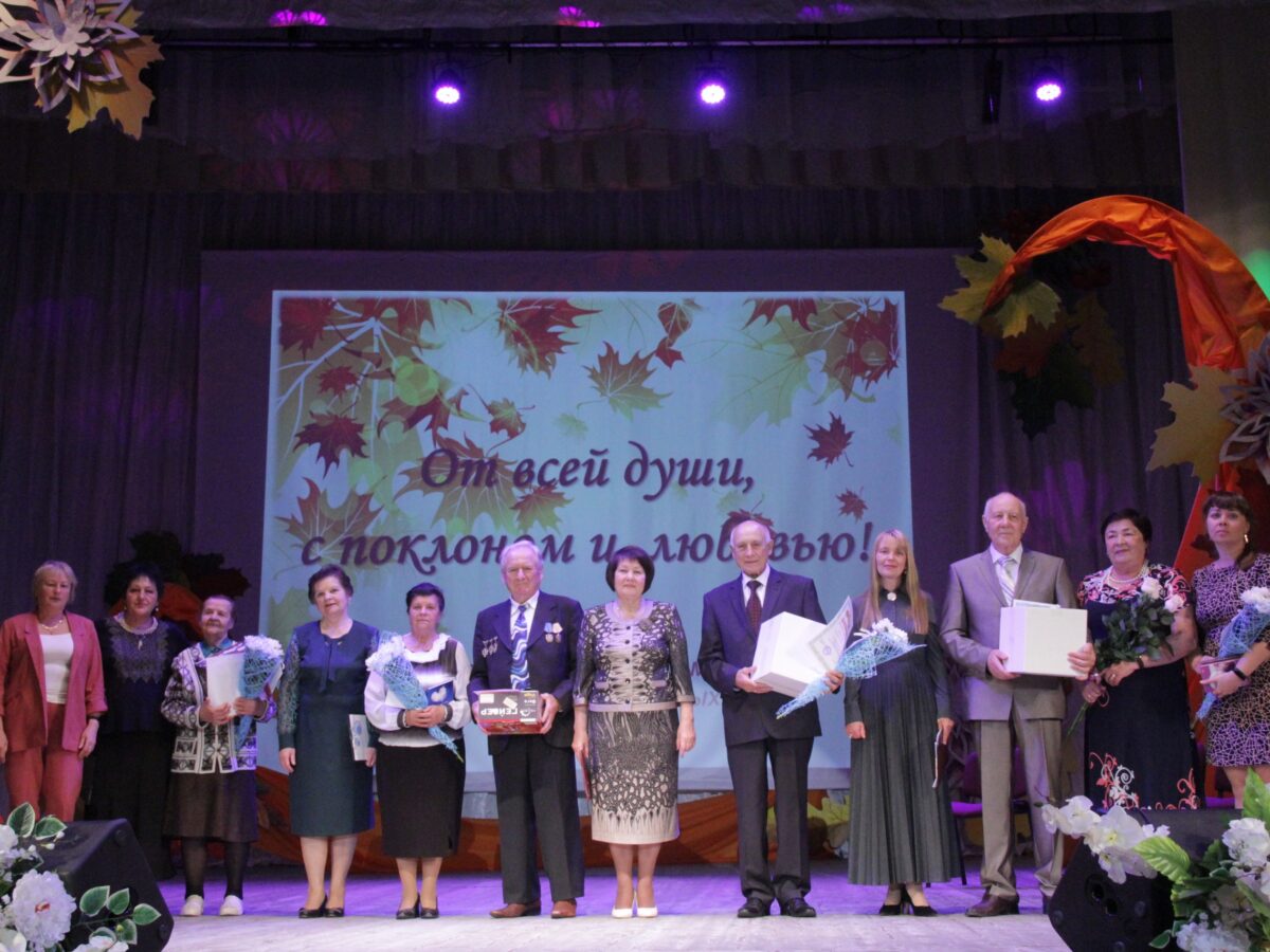 Тепло и душевно во Дворце культуры г. Солигорска отметили День пожилых людей.