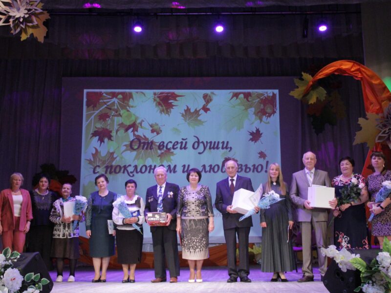 Тепло и душевно во Дворце культуры г. Солигорска отметили День пожилых людей.