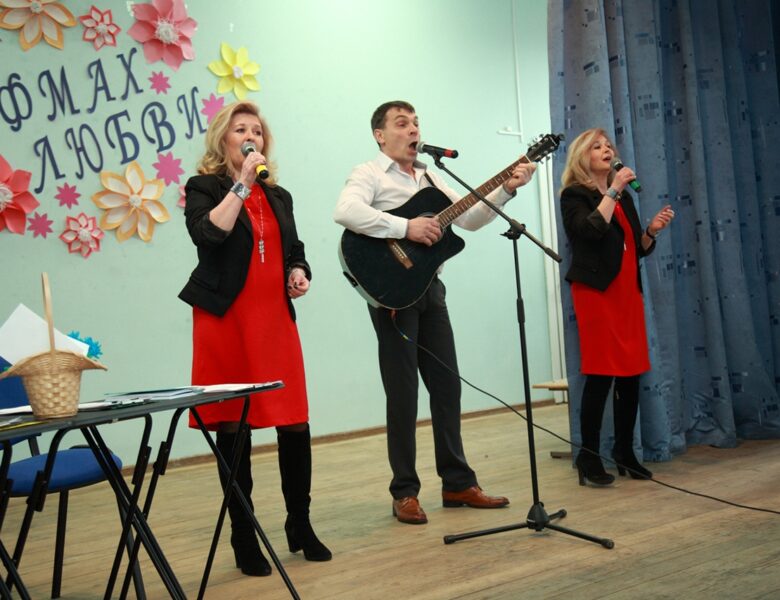 В ГУО «СШ №6 г. Солигорска» прошла музыкально-поэтическая встреча поэтов клубного объединения «Лабиринт»