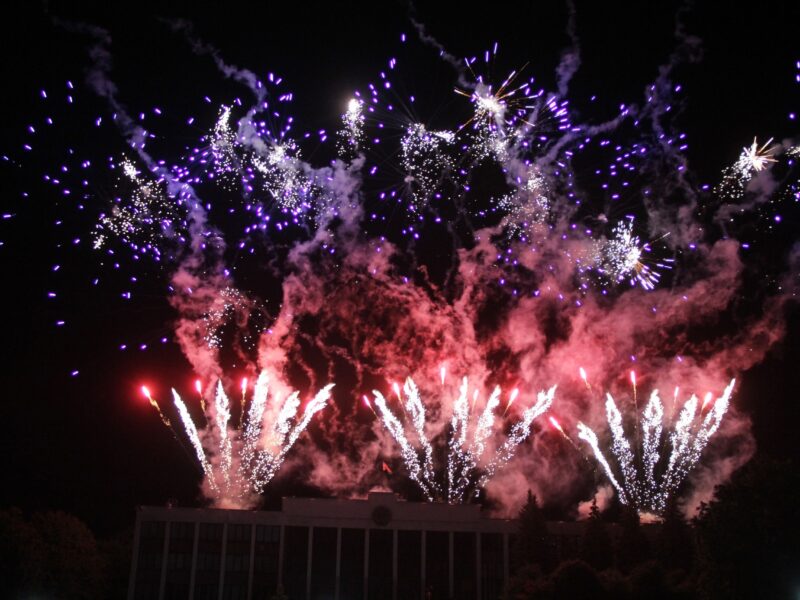 Праздничным концертом и ярким фейерверком завершился День Независимости РБ в Солигорске. ФОТОРЕПОРТАЖ.