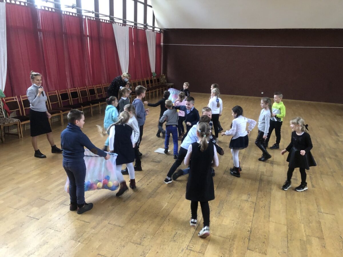 Прошла познавательно-игровая программа для учащихся школы №2 г. Солигорска «Моя любимая мама»