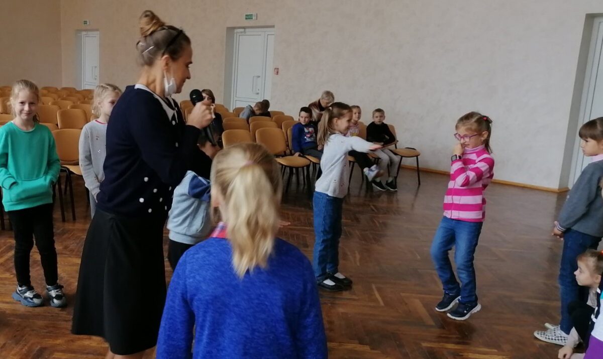 На базе СШ № 3 адбыліся пазнавальна-гульнявыя праграмы «Канікулы ў бяспечным фармаце» і «Бяспечныя дарогі» ў рамках акцыі «Бяспечныя канікулы».