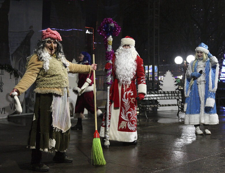 Новогодняя ночь — 2022 прошла на центральной площади г. Солигорска. ФОТОРЕПОРТАЖ