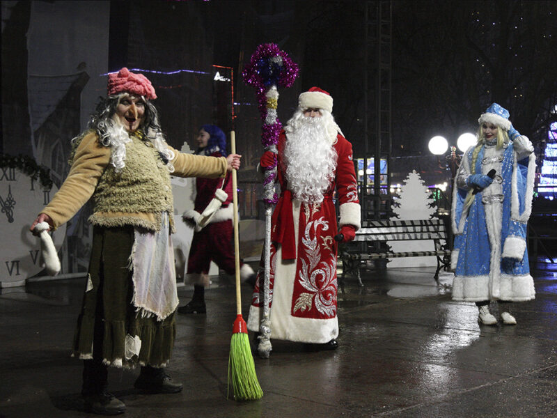 Новогодняя ночь — 2022 прошла на центральной площади г. Солигорска. ФОТОРЕПОРТАЖ