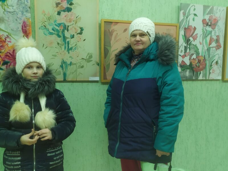Учащиеся ГУО «Средняя школа № 4 г. Солигорска» посетили выставку батика “В преддверии весны”