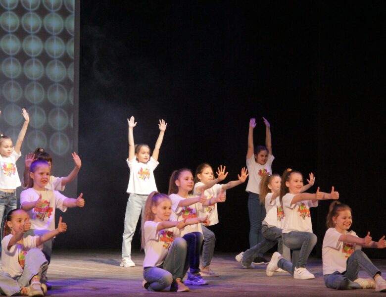 В ДК г. Солигорска состоялся отчетный концерт КСТ «Адреналин».