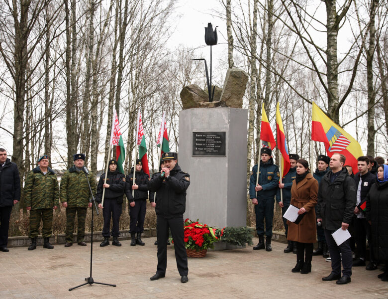 В Солигорске состоялся митинг в память о воинах-интернационалистах. ФОТОРЕПОРТАЖ.