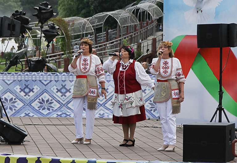 Дневные гуляния в парке. Как Солигорск отмечает День Независимости Республики Беларусь.
