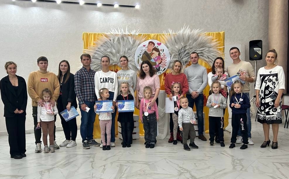 В ДК г. Солигорска прошла конкурсно-игровая программа «Папа, мама, Я — счастливая семья!».