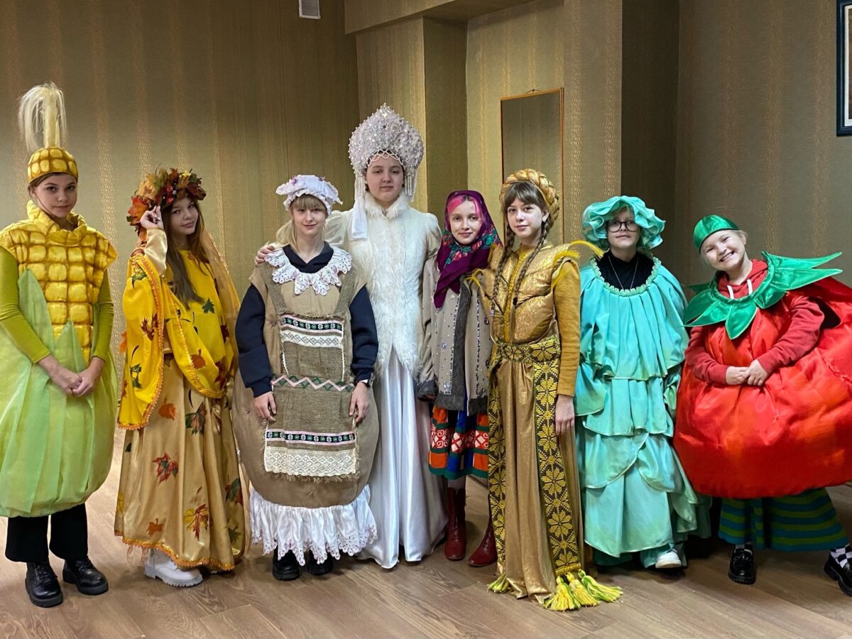 В ДК г. Солигорска прошла театрализовано-развлекательная программа «Легенда об осени».