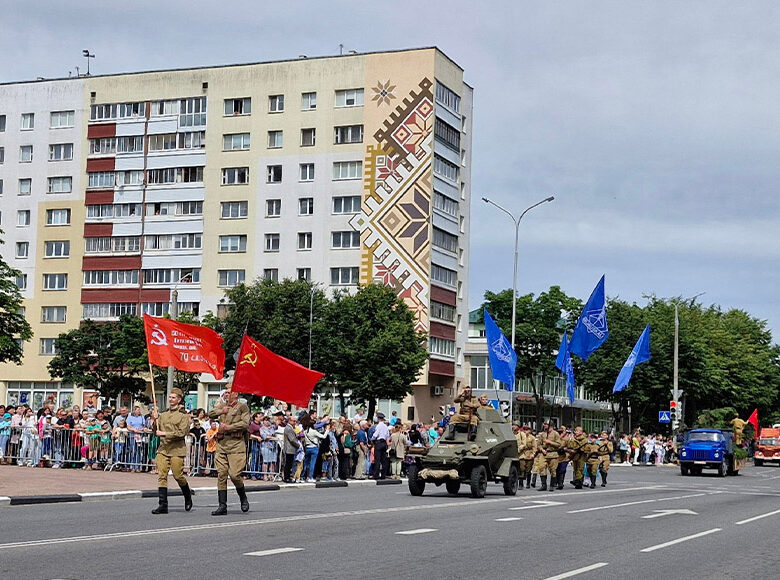 Парад стилизованной техники прошел в Сол­игорске 3 июля. ФОТО­РЕПОРТАЖ