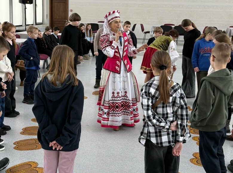 Во Дворце культуры г. Солигорска состоялась развлекательно-игровая программа «Факультет забытых игр»