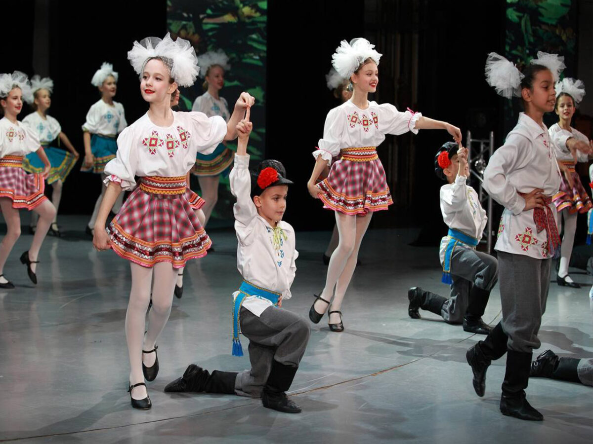 Образцовый ансамбль танца «ЗОРАЧКI»