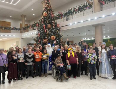 Благотворительное театрализованное представление у новогодней елки «Три богатыря и ход конем».