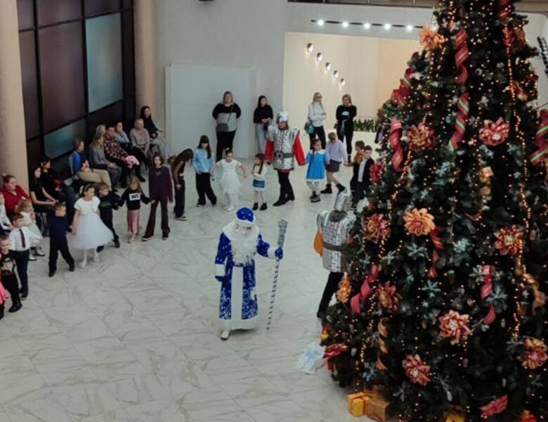 Цикл театрализованных представлений «Три богатыря и ход конем» прошел с неизменным успехом