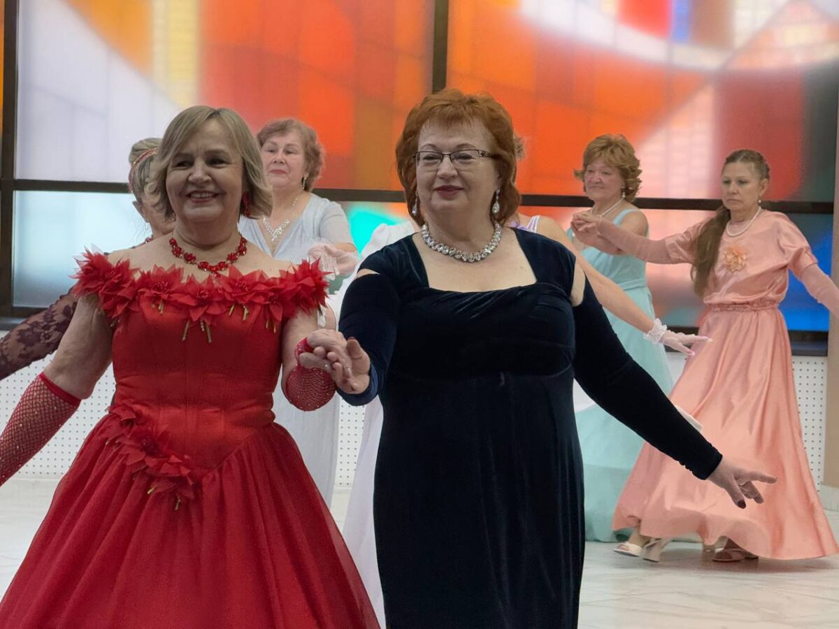 Крещенский бал «Кружится вальса зимний вихрь» очаровал Солигорск!