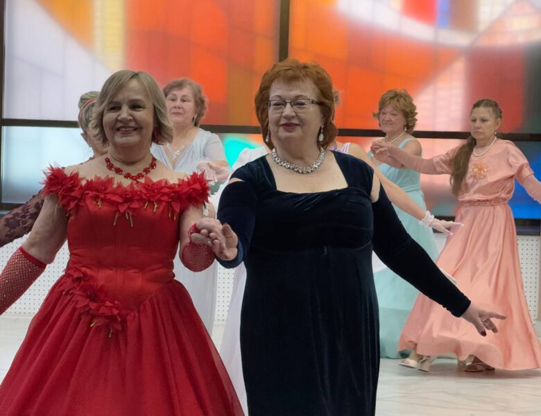 Крещенский бал «Кружится вальса зимний вихрь» очаровал Солигорск!