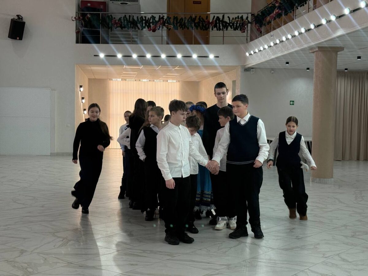 Во Дворце культуры г. Солигорска прошла игровая программа «Факультэт забытых гульняў»