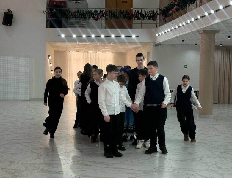 Во Дворце культуры г. Солигорска прошла игровая программа «Факультэт забытых гульняў»