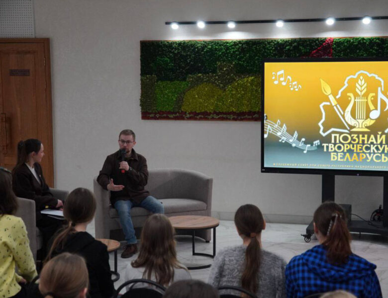 Диалог поколений под знаком музыки: в Солигорске прошла творческая встреча с капеллой «Сонорус»