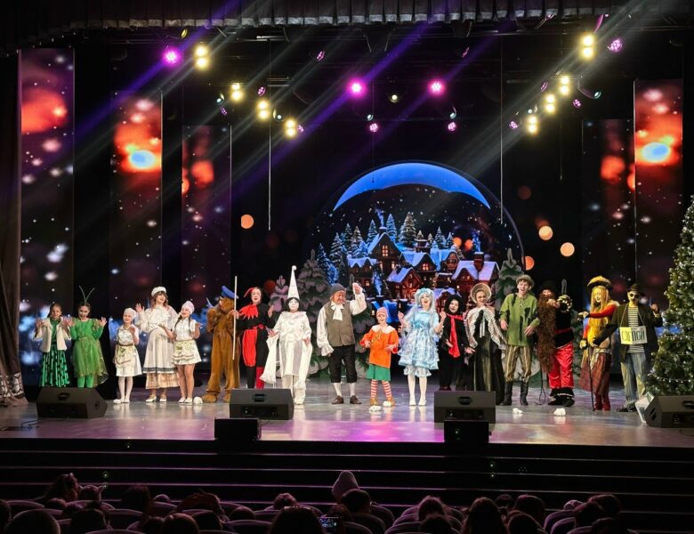 Состоялся финальный спектакль цикла — «Новогодние приключения Буратино» от детской театральной студии «АртТеатр»
