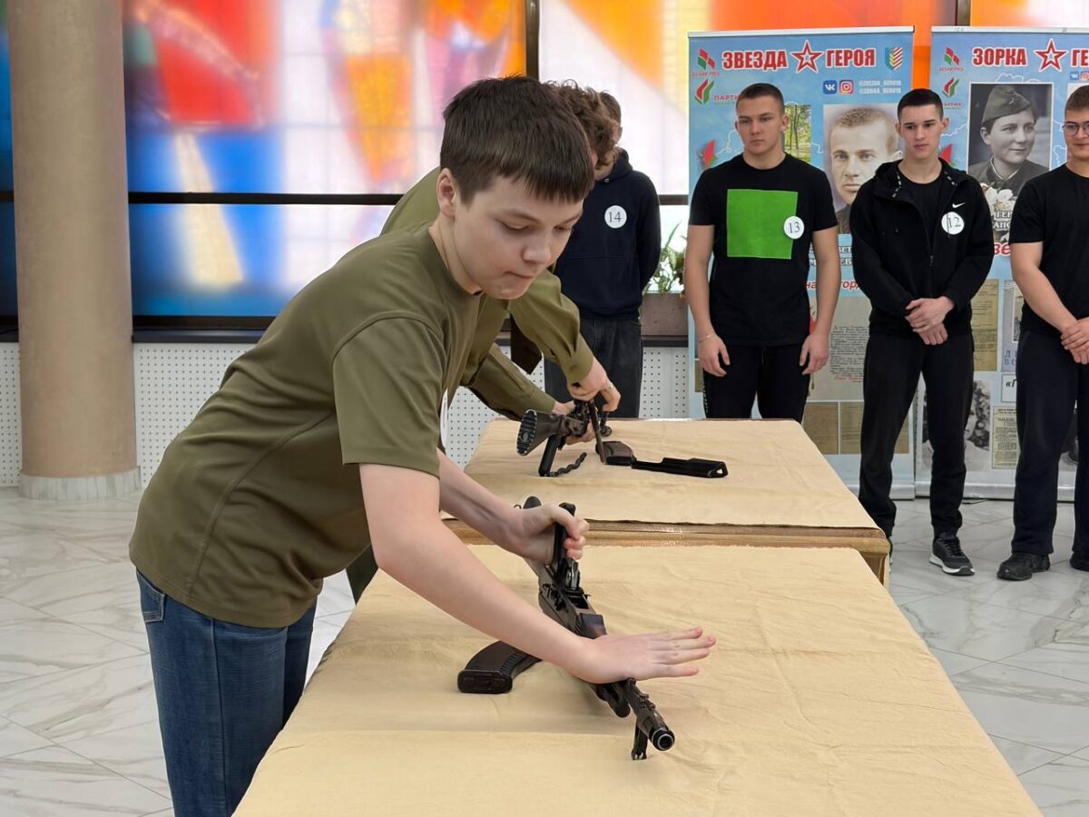 Будущие защитники в деле!