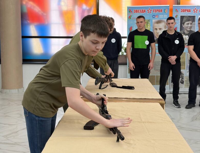 Будущие защитники в деле!