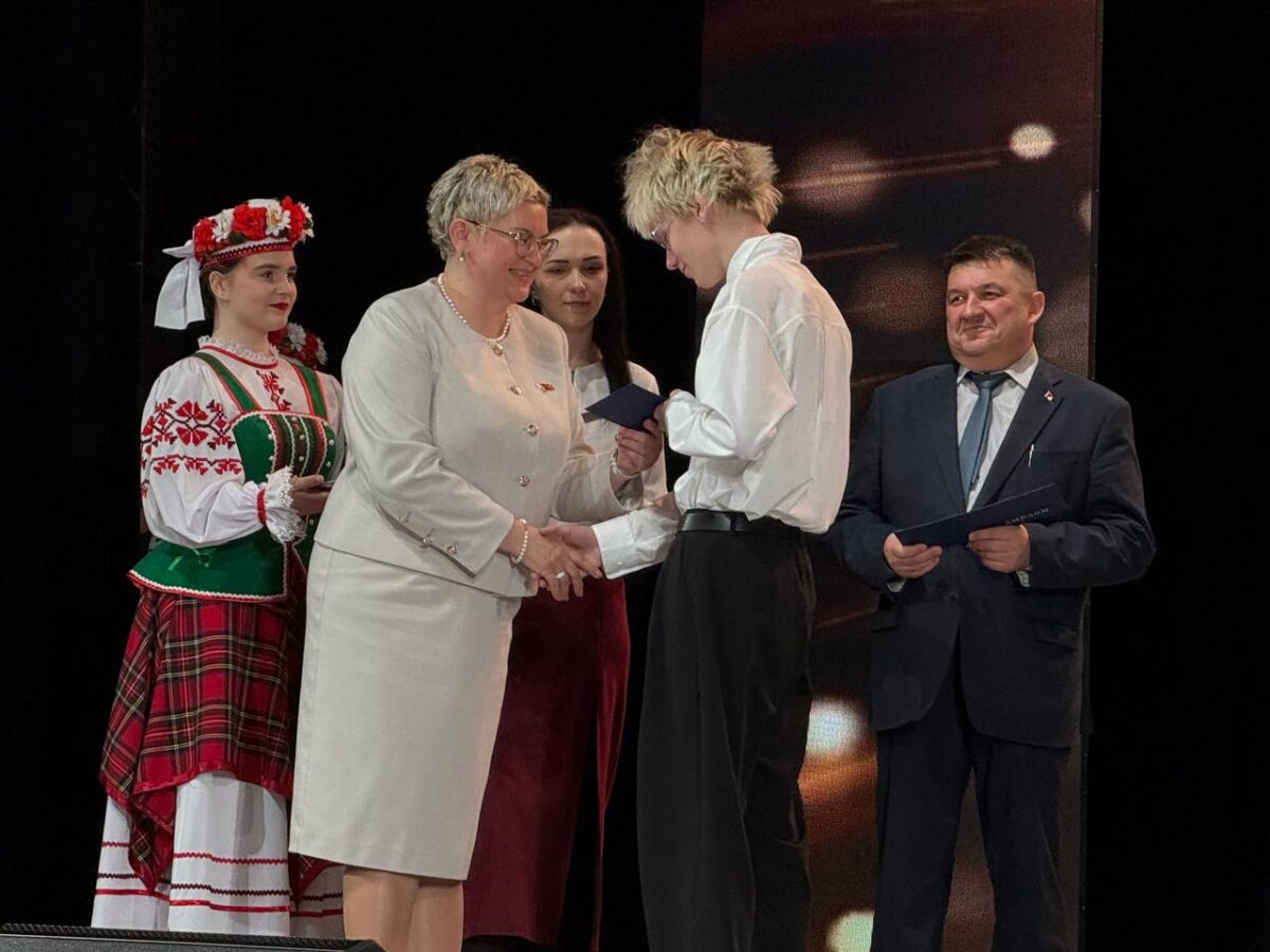 Дипломы вручены: новый этап жизни начался!