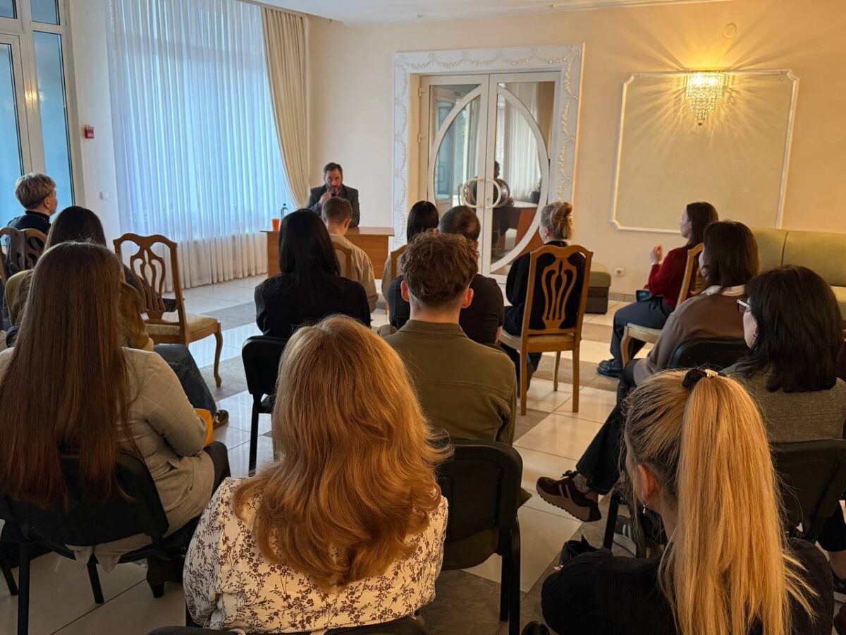 В Солигорске прошел важный разговор о главном: как сохранить любовь и услышать друг друга.