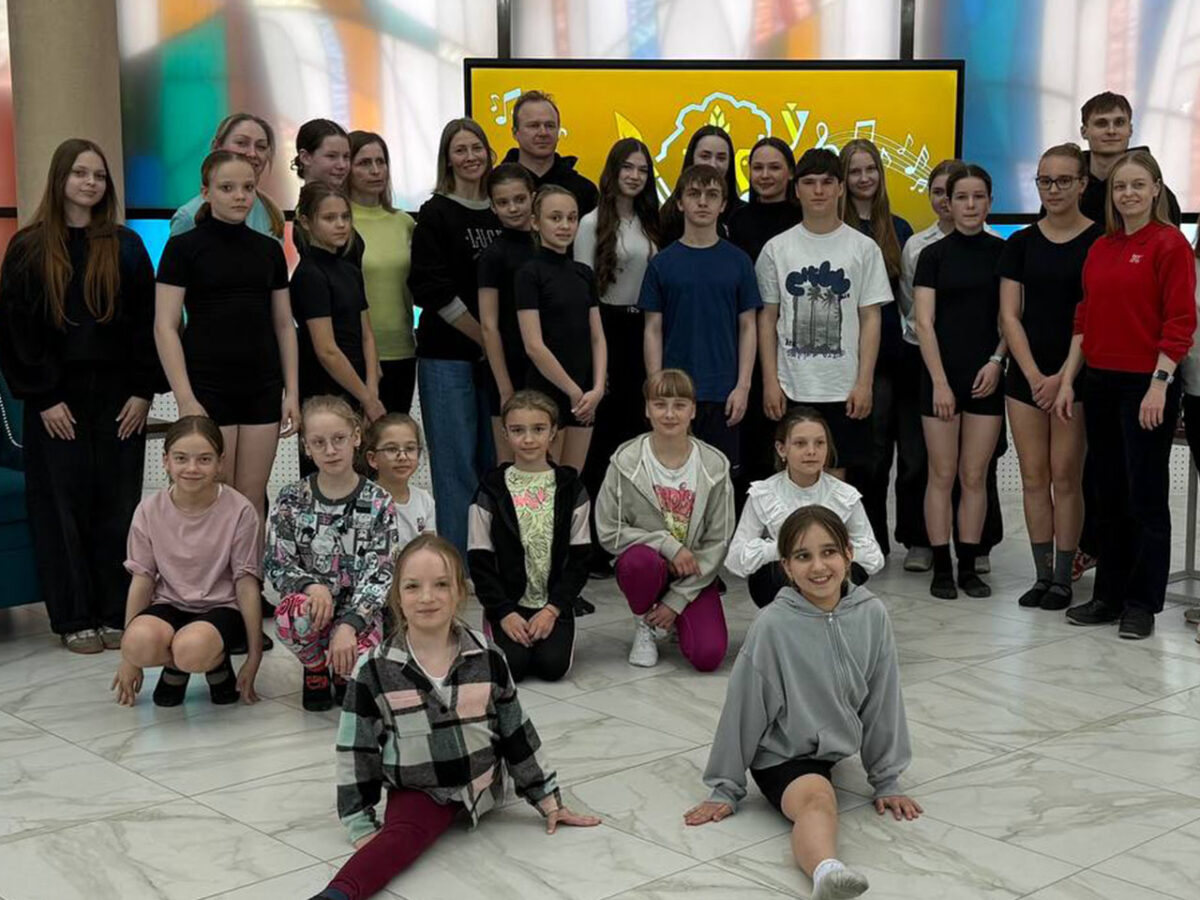 «Спадчына» и «Адреналин» встретились с легендами белорусского народного танца!