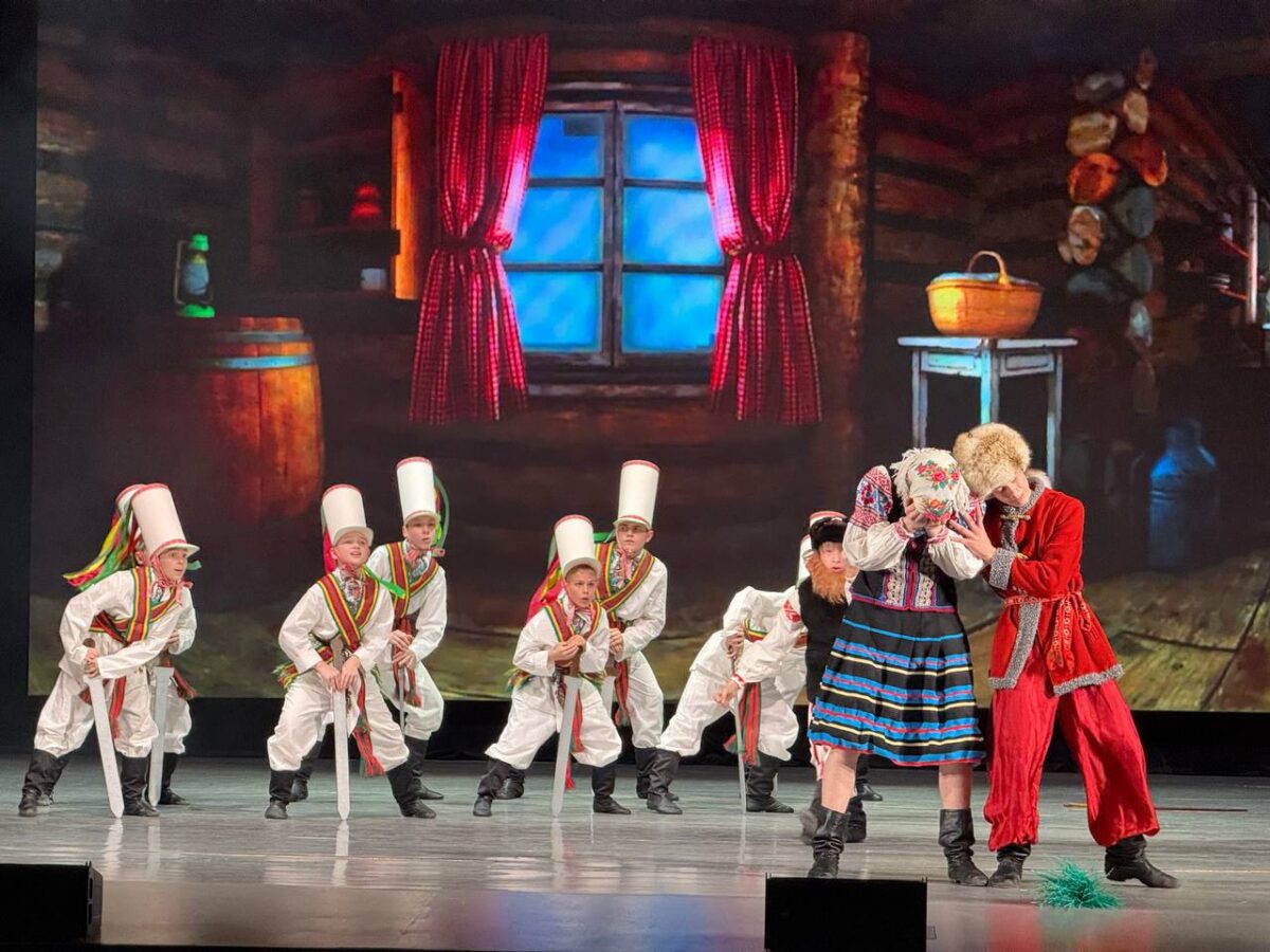 Дружба без границ: в Солигорске с размахом отметили День единения народов Беларуси и России!