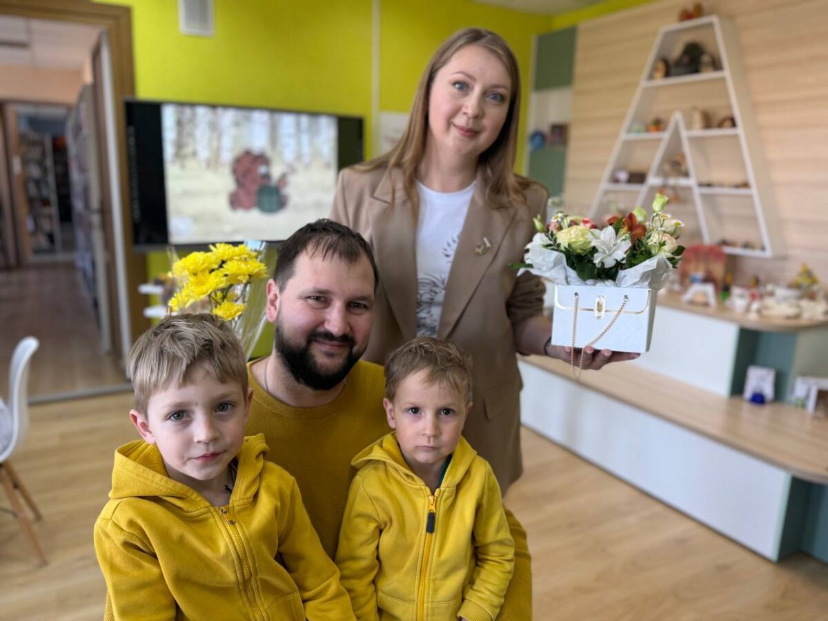 Ёжики поселились в библиотеке до 25 апреля!