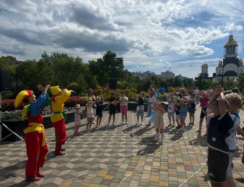 «Солигорщина культурная». Фоторепортаж из сквера Семьи, Любви и Верности